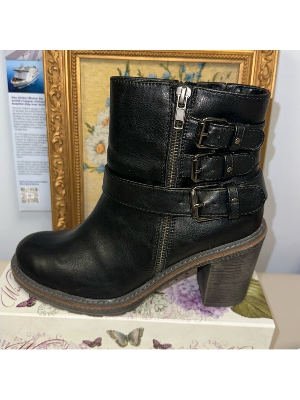 White Mountain 8 JOJO Black Heel Triple Buckle Double Zip Moto Ankle Booties